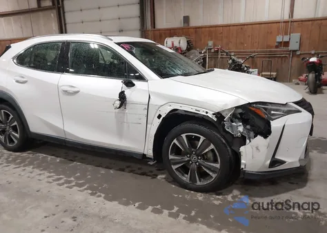 2020 Lexus Ux 200 z USA, uszkodzony, nr VIN JTHP3JBH1L2024054